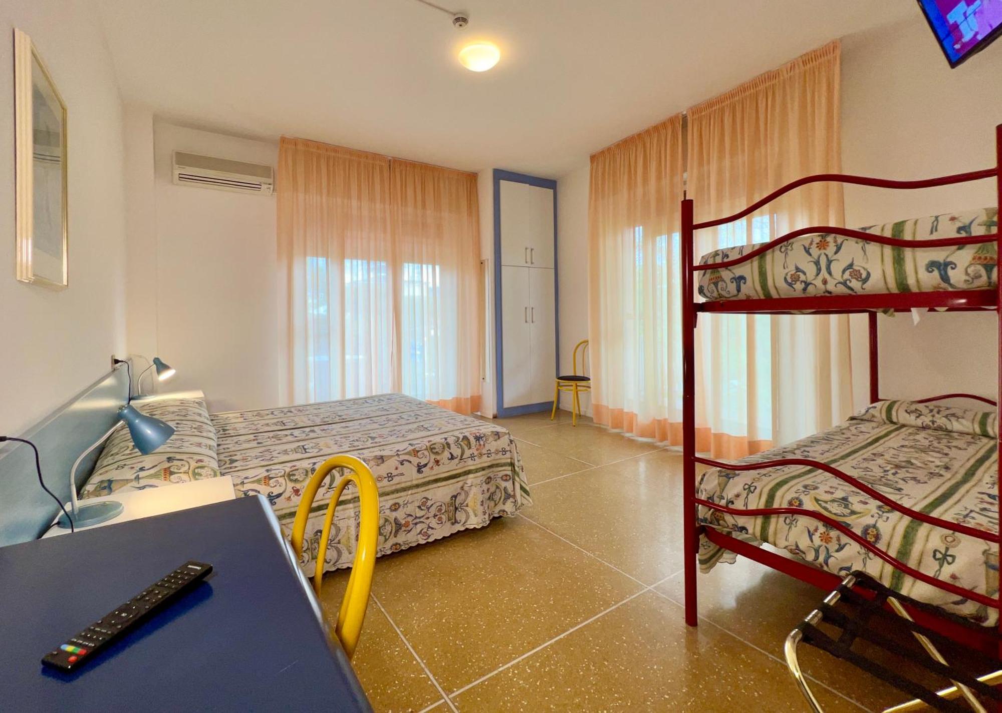 Hotel Myriam Lignano Sabbiadoro Eksteriør bilde